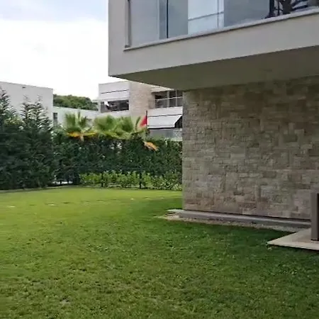 Klesta At San Pietro Vila *